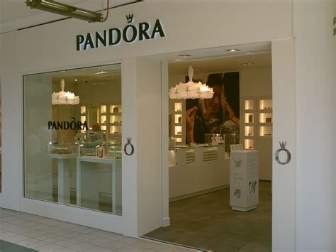 pandora fashion square mall.